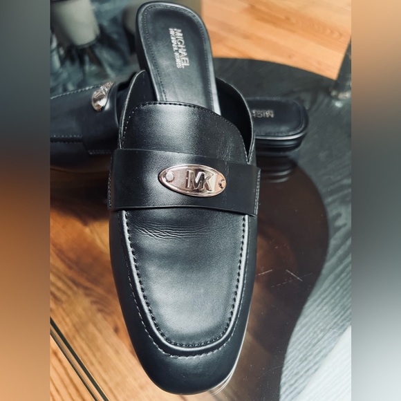 MK beautiful black flats/ loafers. Brand new!! Size 8 - Picture 5 of 7